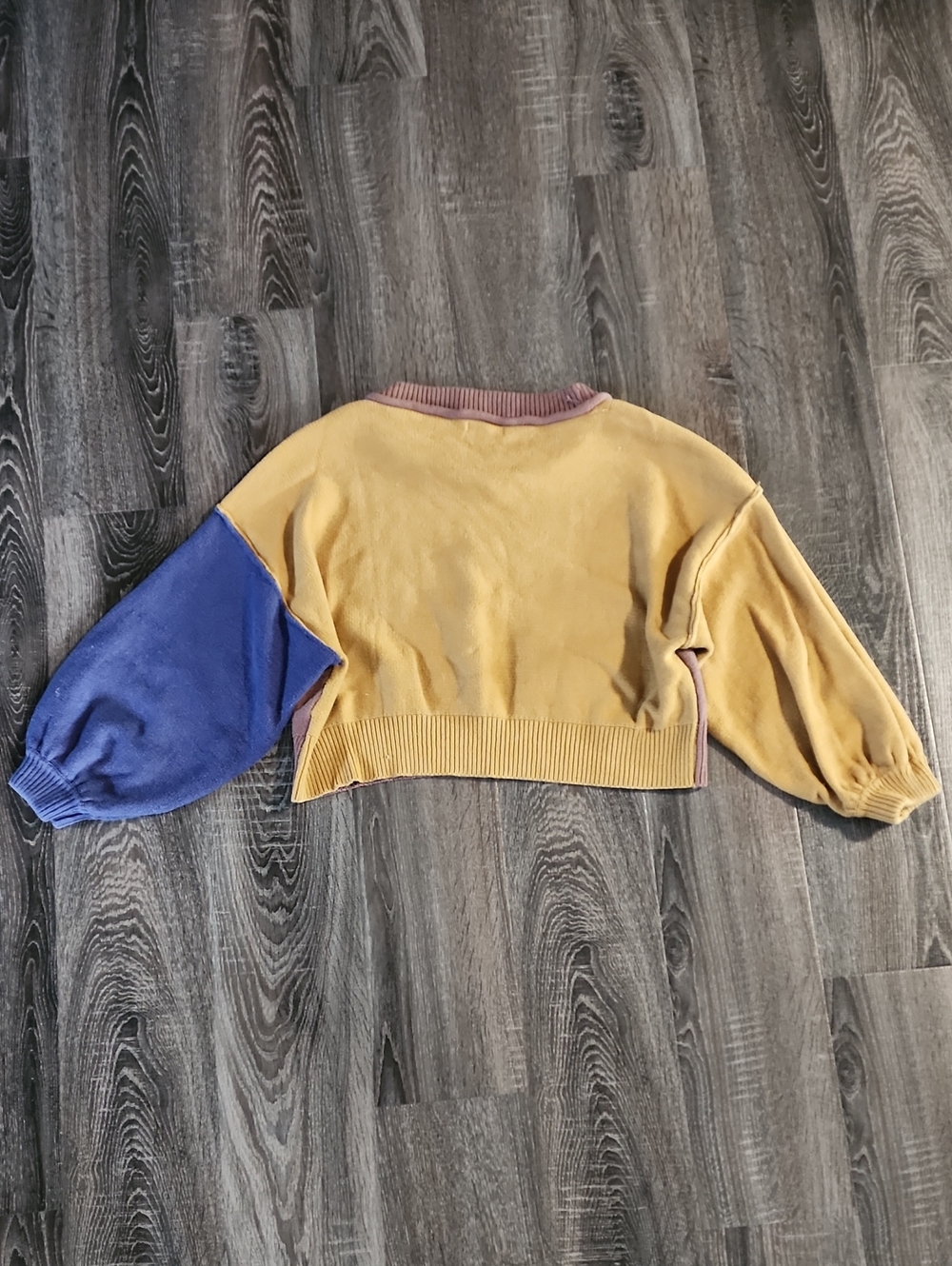🌵 Papermoon Colorblock Sweater 🌵 - Picture 4 of 4